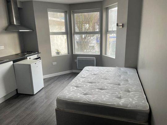 Studio to rent - Photo 1