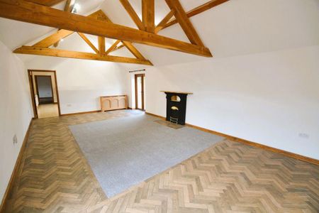 4 bedroom barn conversion to rent - Photo 2