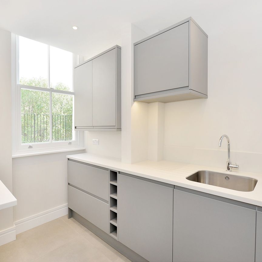 Cromwell Road, Earls Court, London, SW5 - Photo 1