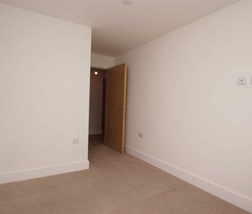 2 bed Flat for rent - Photo 5