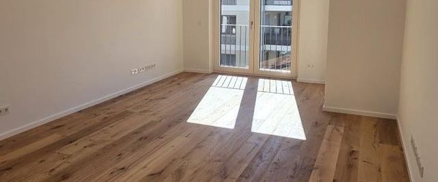 Traumwohnung für die kleine Familie mit hochwertiger Ausstattung am Hafen! Erstbezug! - Photo 1