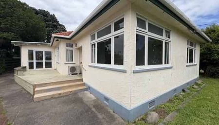 LARGE FAMILY HOME - 4 BED 2 BATH - Photo 5