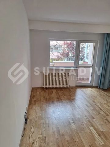 Închiriere apartament 4 camere | Nemobilat | Zorilor | Loc de parcare - Fotografie 4