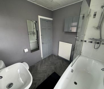 3 bedroom semi-detached house to rent - Photo 4