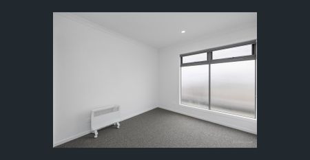 Stylish, brand-new townhouse in Clyde! - Photo 5