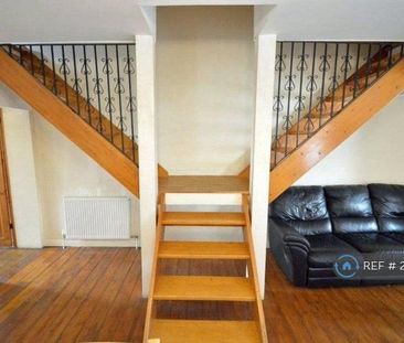 1 bedroom in a house share to rent - Photo 2