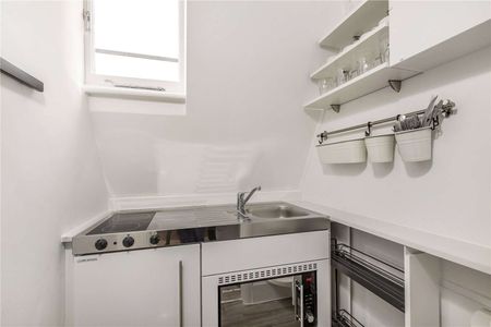 A bright one-bedroom apartment on Fulham Road SW3, conveniently located walking distance to South Kensington Station - Photo 3