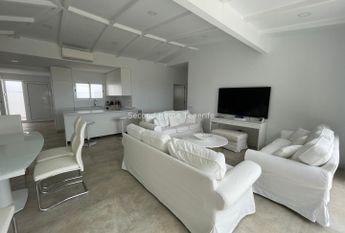 Completely renovated bungalow with stunning sea views