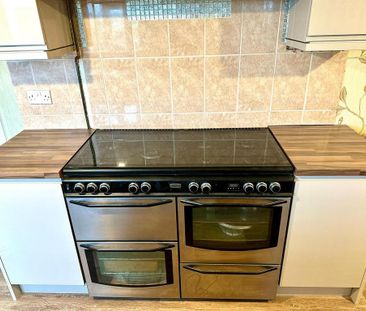 3 bedroom semi-detached house to rent - Photo 6