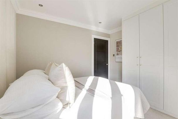 Alderside Walk, Englefield Green, TW20 - Photo 1