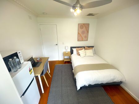 Bentleigh East - Photo 2