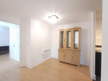 2 bedroom apartment to rent - Photo 2