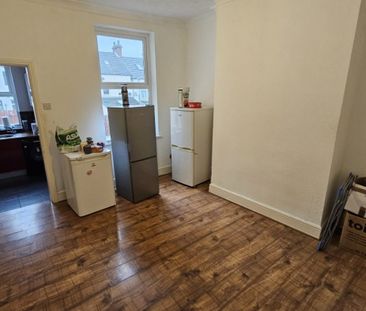 2 bed Terraced - To Let - Photo 2
