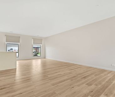 Beautifully Appointed 4-bedroom Home - Photo 1