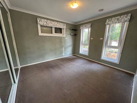 16 Audrey Cahn Street, Macgregor ACT 2615 - House For Rent | Domain - Photo 4