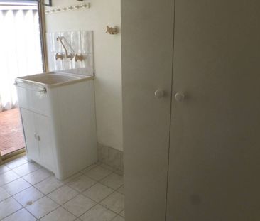 LARGE FAMILY HOME WITH STUDY! - Photo 4