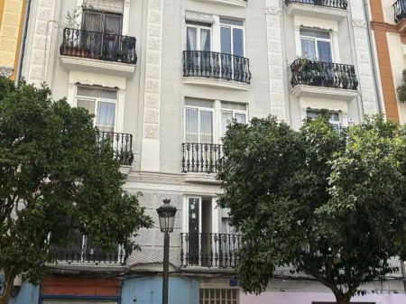 Valencia - Photo 2