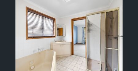 15 Coventry Drive, Werribee, Vic 3030 - Photo 2