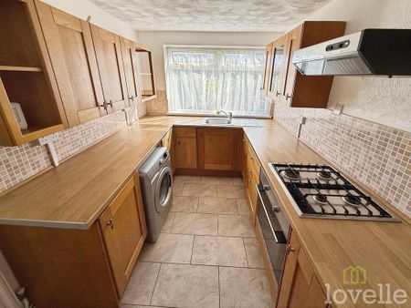 2 bedroom ground floor flat to rent - Photo 5