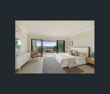 Family Home with Breathtaking Harbour Views - Photo 5