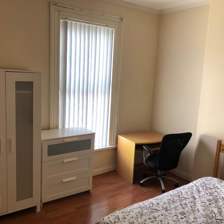 Room 3 22 Cliftonville Avenue, Belfast, BT14 6BX - Photo 1