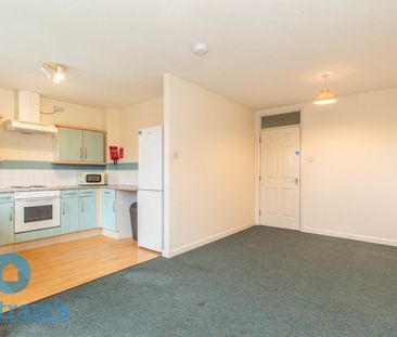 2 bed Apartment for Rent - Photo 2