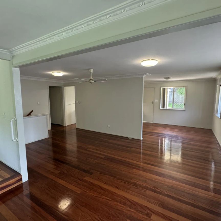 TWO LEVEL FAMILY HOME READ TO RENT - Photo 1