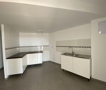 Appartement 3 pièces 91m2 MARSEILLE 14EME 998 euros - Photo 4