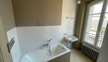 Appartement 4 pièces 95m2 REIMS 890 euros - Photo 2