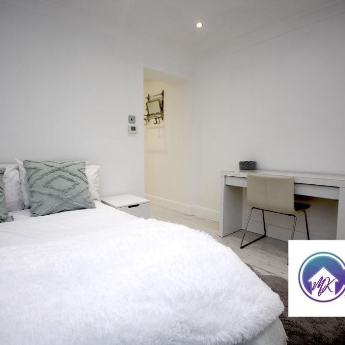 1 bedroom in a flat share to rent - Photo 1