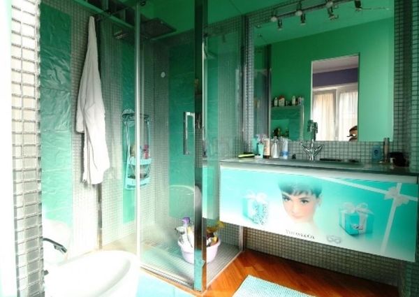 Aventino-S.Saba: Brand new 3 Bedroom, 3 bath, spacious triple living-dining room, modern kitchen, large balconies. Air conditioning, alarm, lots of natural light, located on quiet tree lined street walking distance to all services, metro, FAO. Ref 2057