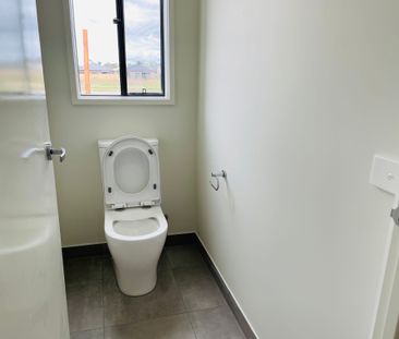 Stunning Contemporary Home in Truganina! - Photo 1