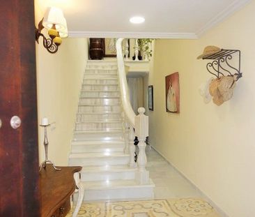 Detached Villa · Nueva Andalucía - Photo 1