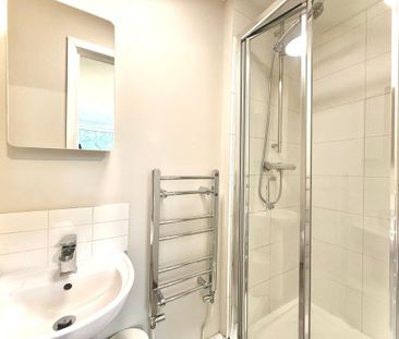 4 bedroom end of terrace house to rent - Photo 5