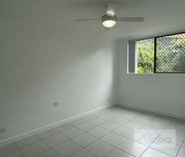 Spacious Unit - Photo 6