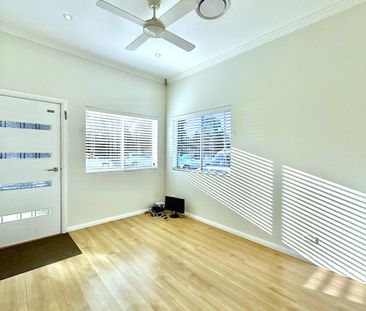 Central Convenience - Photo 3