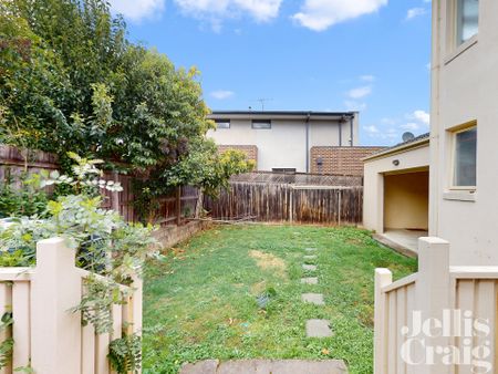 23 Viewhill Road, Balwyn North - Photo 3