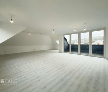 Exklusiv saniert & lichtdurchflutet – Wohnen mit Weitblick und Stil! - Photo 1