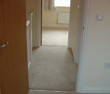 Semi-detached house to rent on - Photo 5