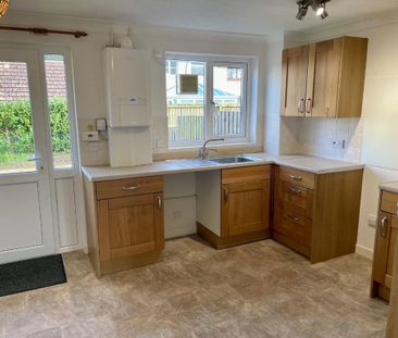 2 bedroom semi-detached house to rent - Photo 5