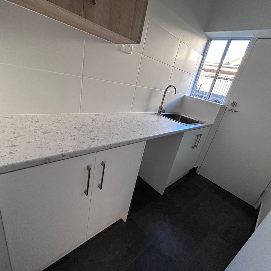 Newly Renovated 2 Bedroom Unit in a Quiet Group! - Photo 1