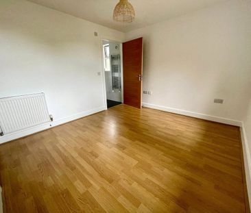 Wellington Road, Bournemouth, BH8 - Photo 4