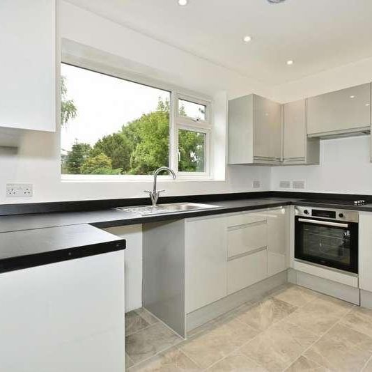 Wimborne Close, Buckhurst Hill, IG9 - Photo 1