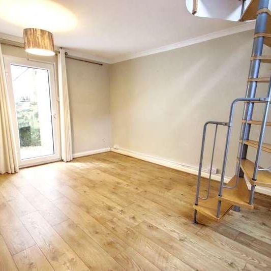 Victoria Quadrant, BS23 - Photo 1