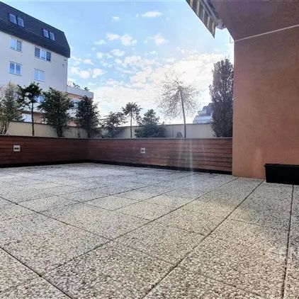 Pronájem nadstandartního bytu 3+kk s šatnou a 30 m - Фото 1