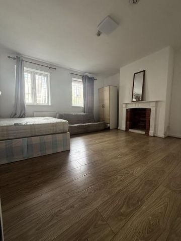 3 bedroom apartment to rent - Photo 4