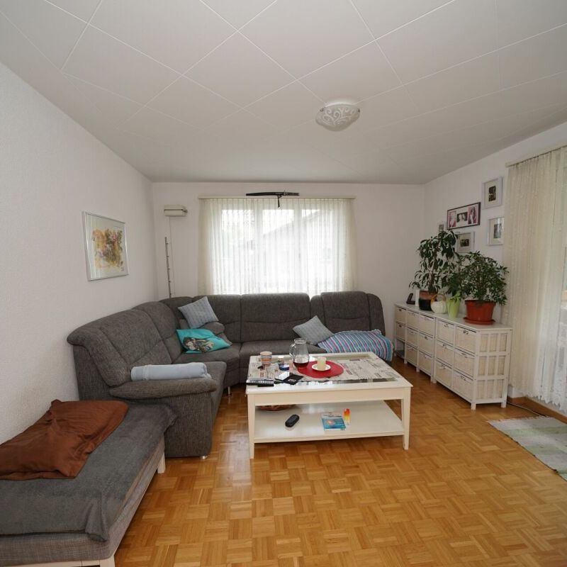 Charmantes 4.5 Zimmer Einfamilienhaus mit 500m2 Umschwung/Garten - Photo 1
