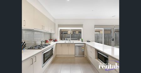 Spacious & Stylish Family Living in Casiana Grove Estate - Photo 4