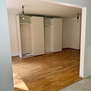 Großzügige 2-Zimmer-Wohnung für Singles oder Pärchen (Stellplatz optional) - Photo 2