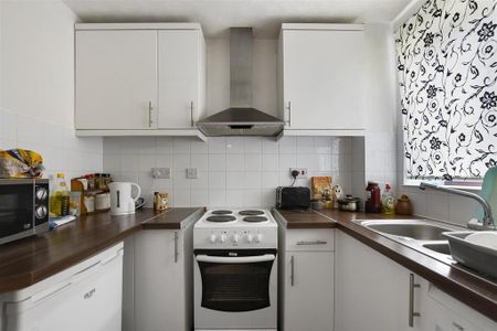 Studio to rent - Photo 3